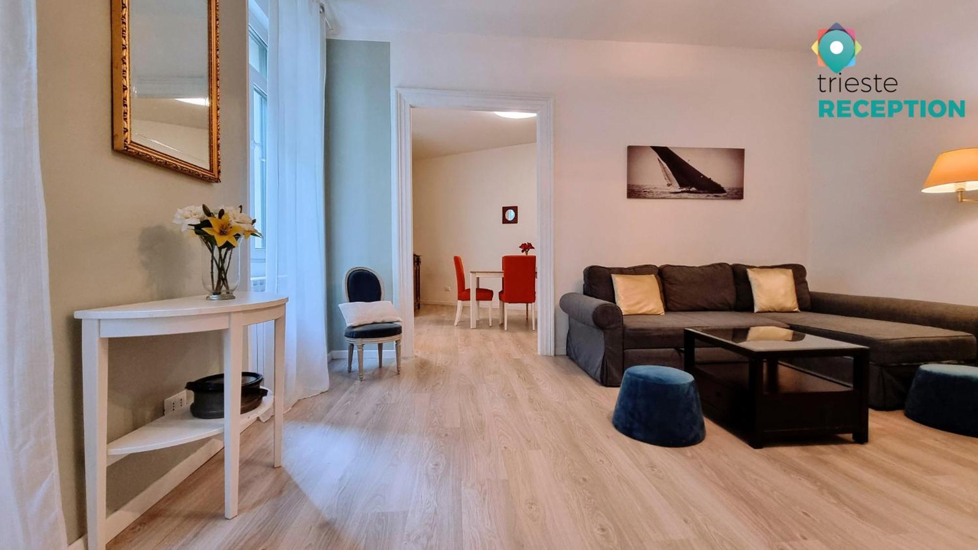 La Casa Dei Leoni Apartment Триест Екстериор снимка